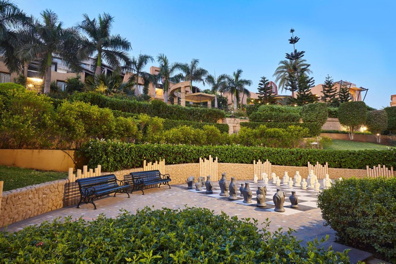 The Corinthians Resort And Club Пуна Экстерьер фото The Royal Garden Villas